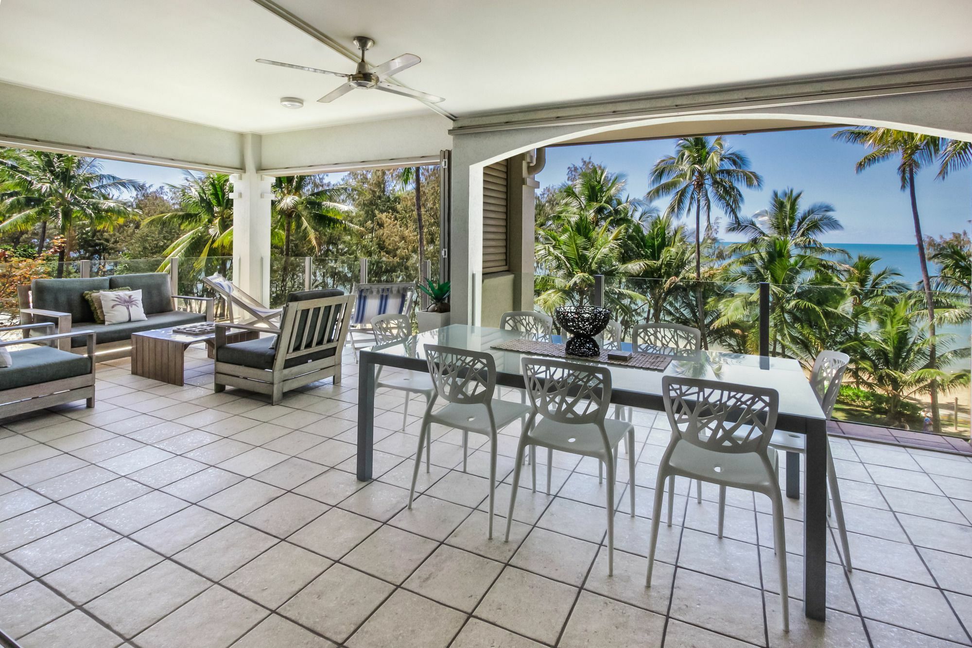 Island Views Beachfront Apartments Palm Cove Eksteriør bilde