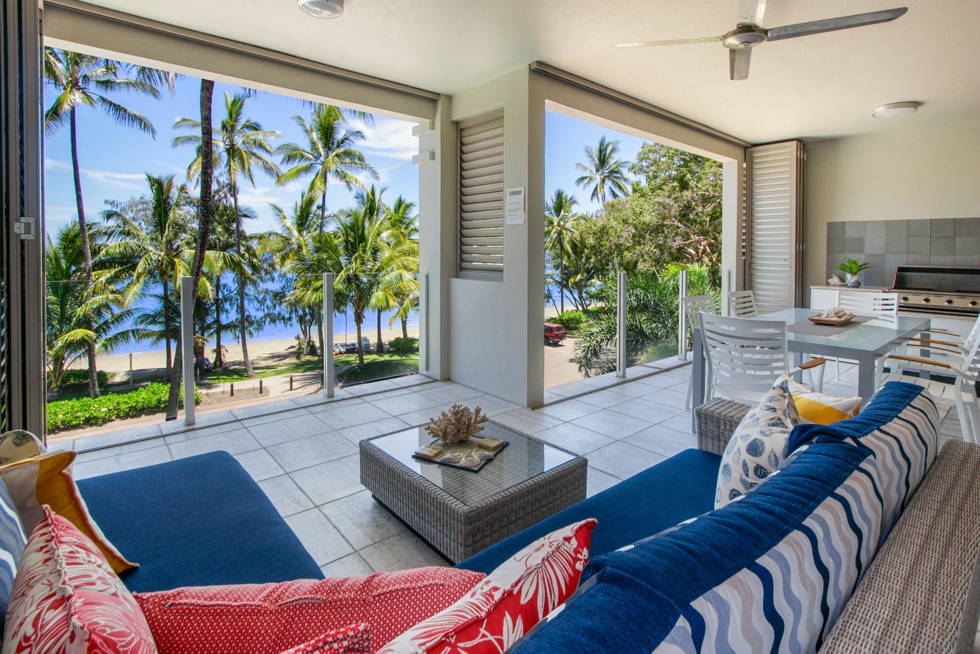 Island Views Beachfront Apartments Palm Cove Eksteriør bilde