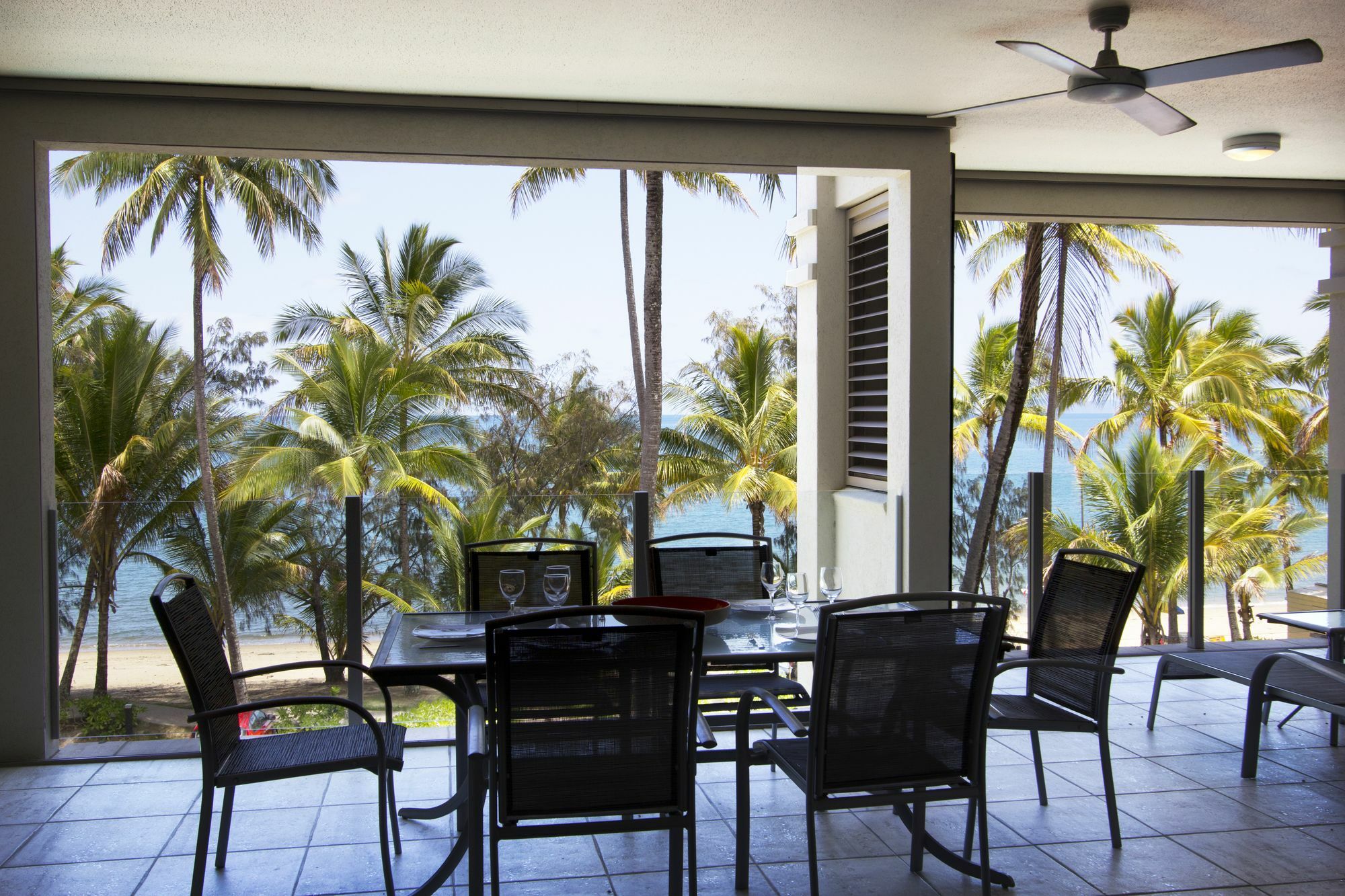 Island Views Beachfront Apartments Palm Cove Eksteriør bilde