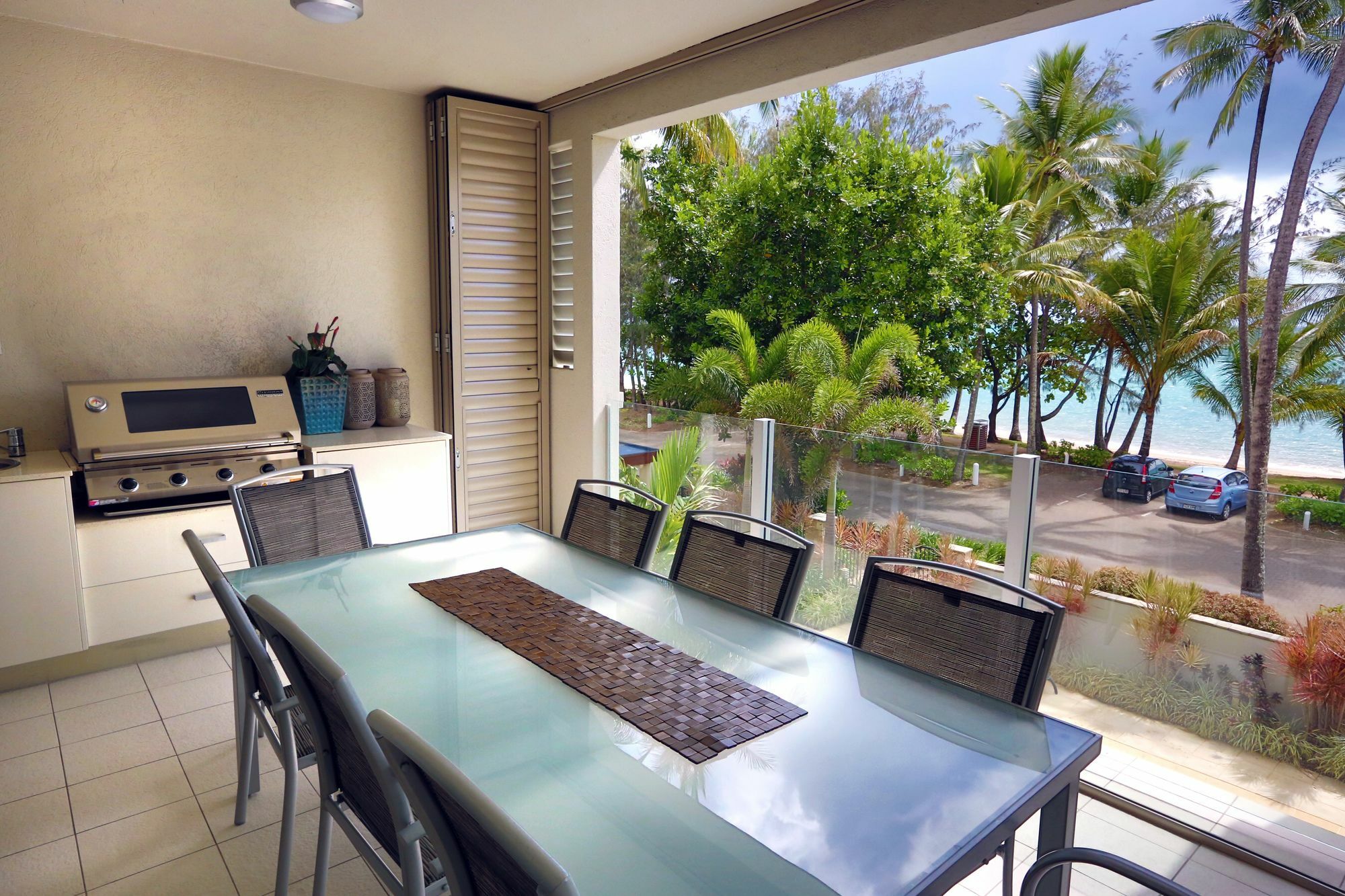Island Views Beachfront Apartments Palm Cove Eksteriør bilde